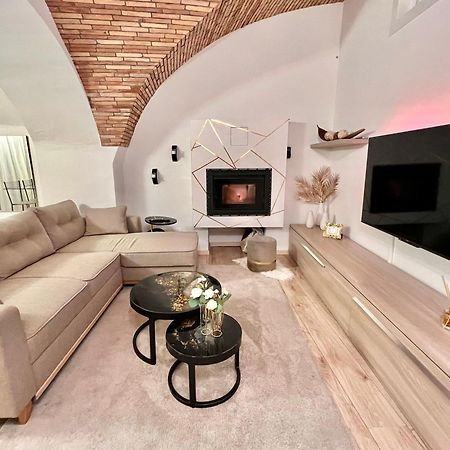 L'Arco Sul Lago • Gold Apartment Castro  Экстерьер фото