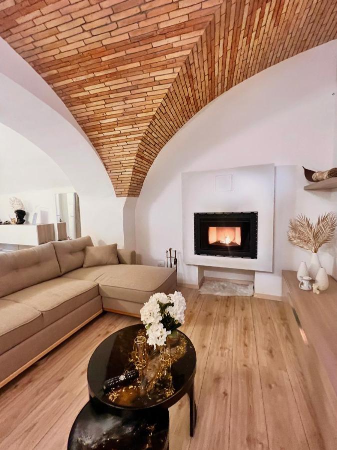 L'Arco Sul Lago • Gold Apartment Castro  Экстерьер фото