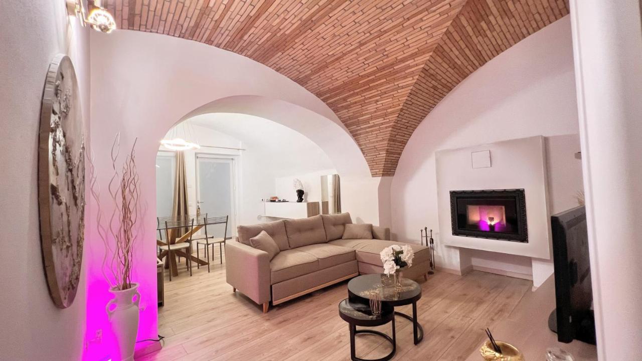 L'Arco Sul Lago • Gold Apartment Castro  Экстерьер фото