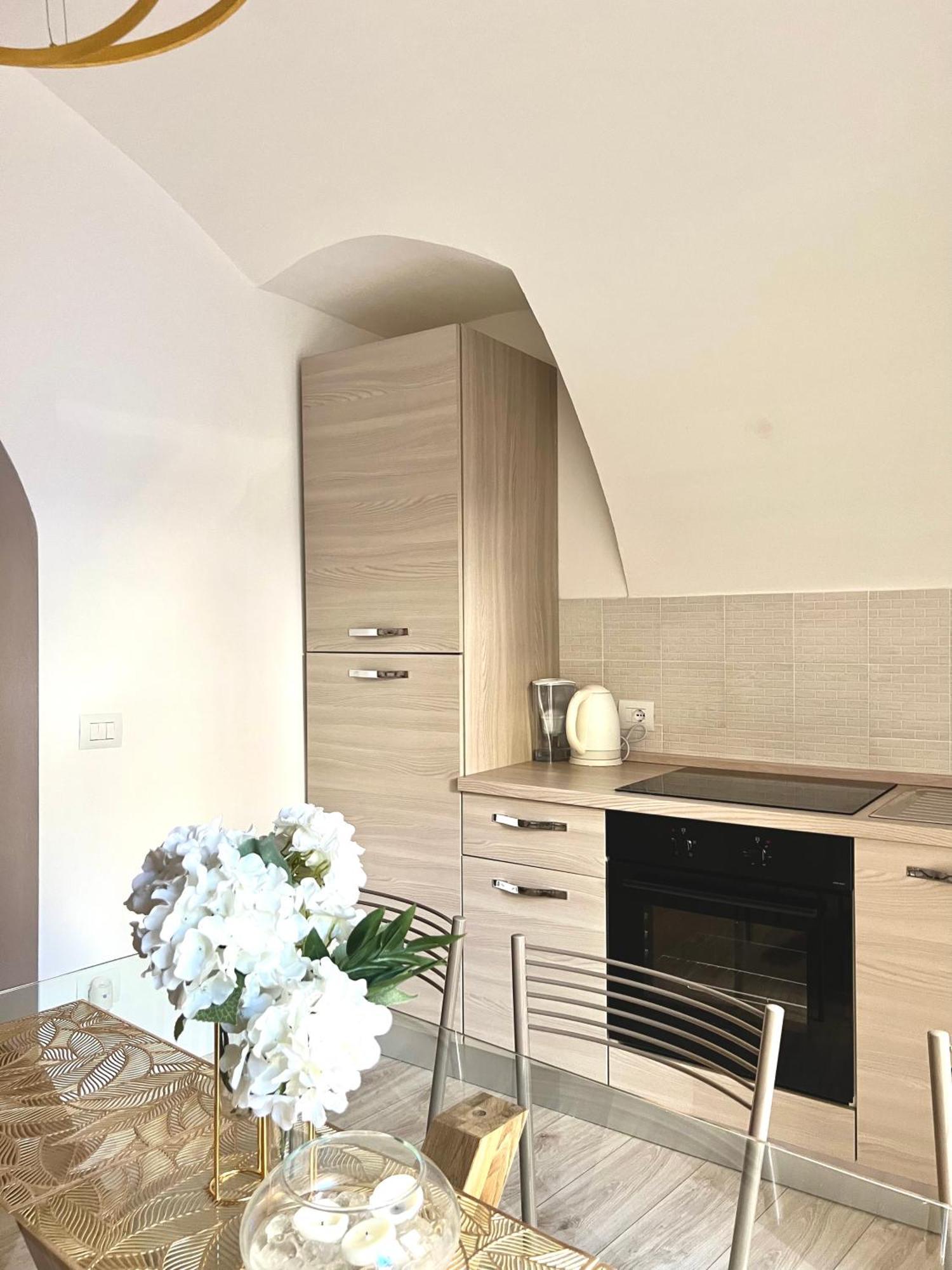L'Arco Sul Lago • Gold Apartment Castro  Экстерьер фото
