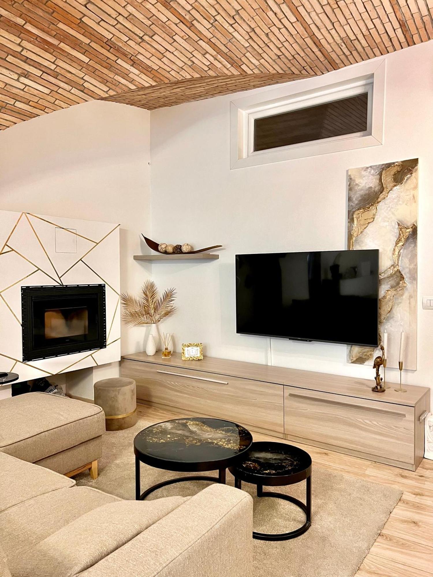 L'Arco Sul Lago • Gold Apartment Castro  Экстерьер фото