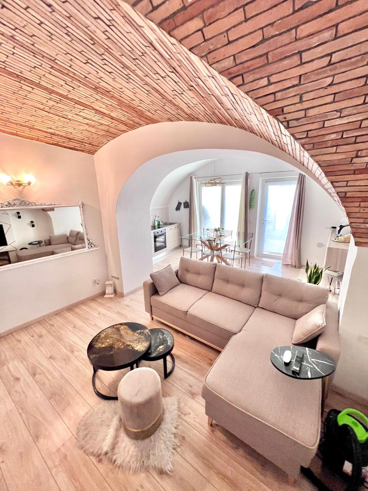 L'Arco Sul Lago • Gold Apartment Castro  Экстерьер фото