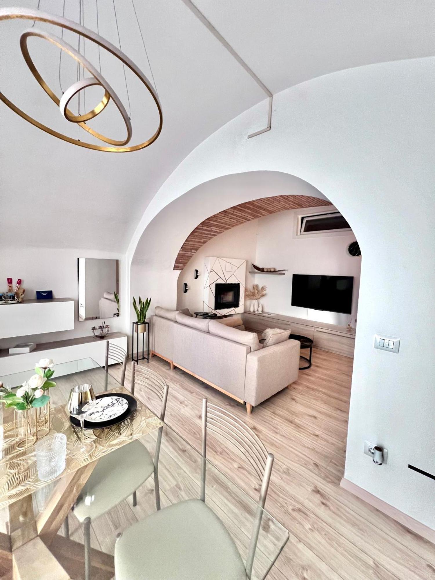 L'Arco Sul Lago • Gold Apartment Castro  Экстерьер фото